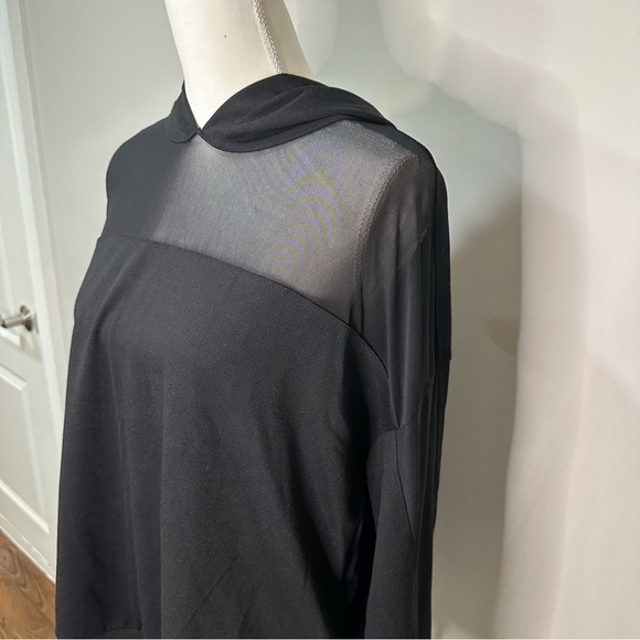 NWT Black Sweatshirtwith Mesh Upper - Picture 4 of 8